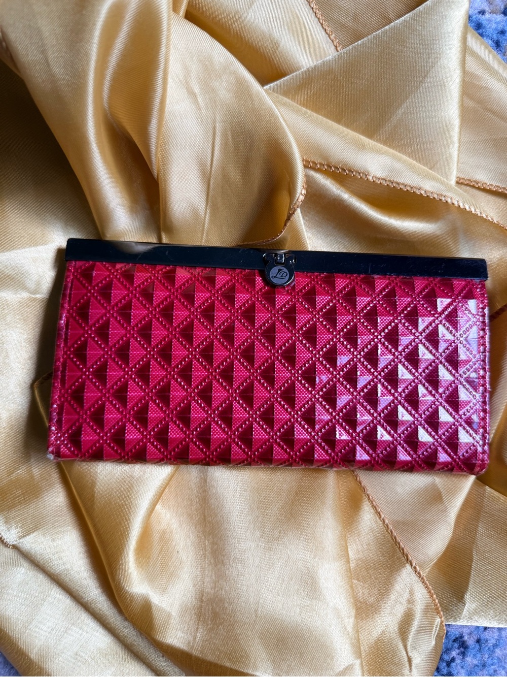 Red Geometric Quilted Women's Clutch Wallet